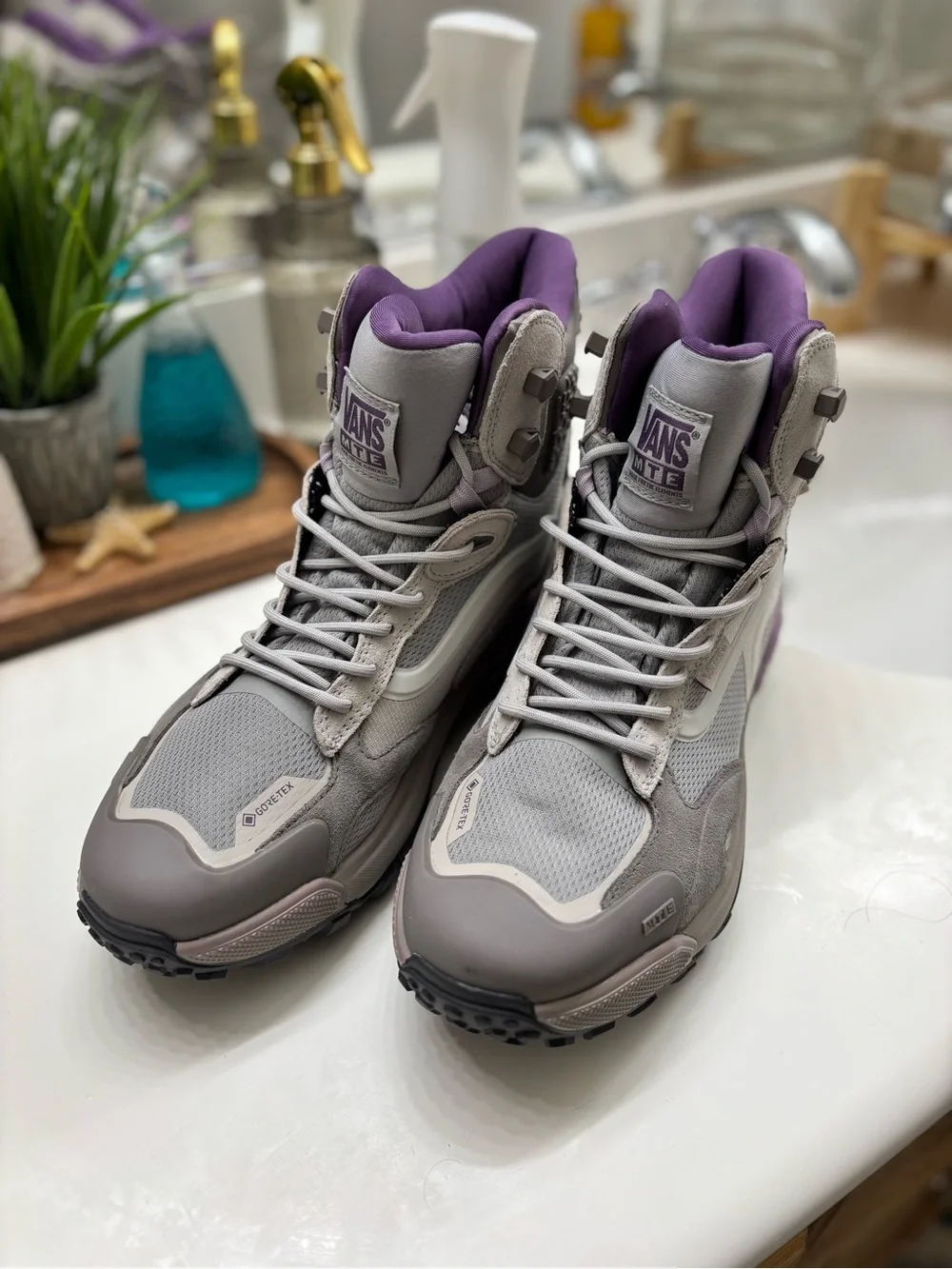 Vans GORE-TEX MTE Light Grey Purple Size 9.5 Men 11 Women’s New Trail Waterproof